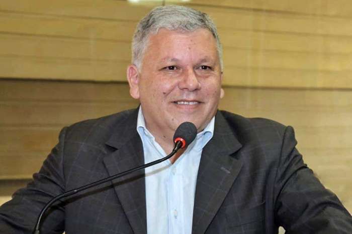 Intendente de arroyito, gustavo benedetti