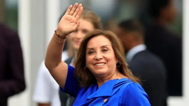 La polémica en perú porque la presidenta, dina boluarte, se duplicó el sueldo 686704f6d1b89.webp