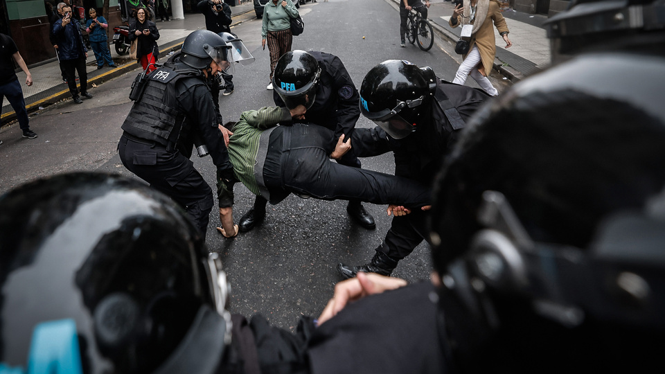 Sobreseyeron a las 16 personas que quedaban imputadas por «intimidación pública» en la marcha contra la ley bases 6875849f5c16f.jpeg