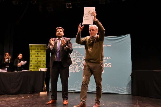 Mas de 180 escrituras