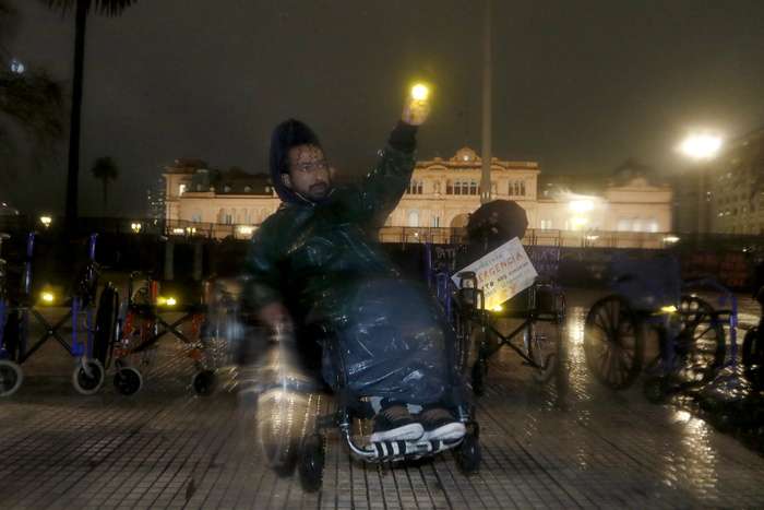 Vigilia frente a la rosada