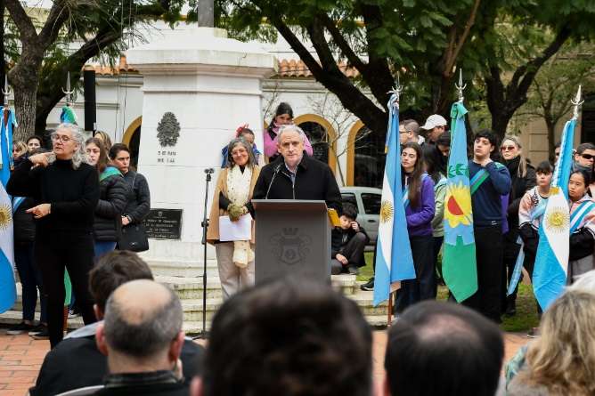 Acto oficial para recordar al general san martín