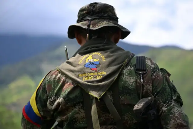 Cuáles son y cuánto poder tienen los dos grupos de las disidencias de las farc señalados como responsables de los atentados que dejaron 19 muertos en colombia 68a93e0b606f5.webp