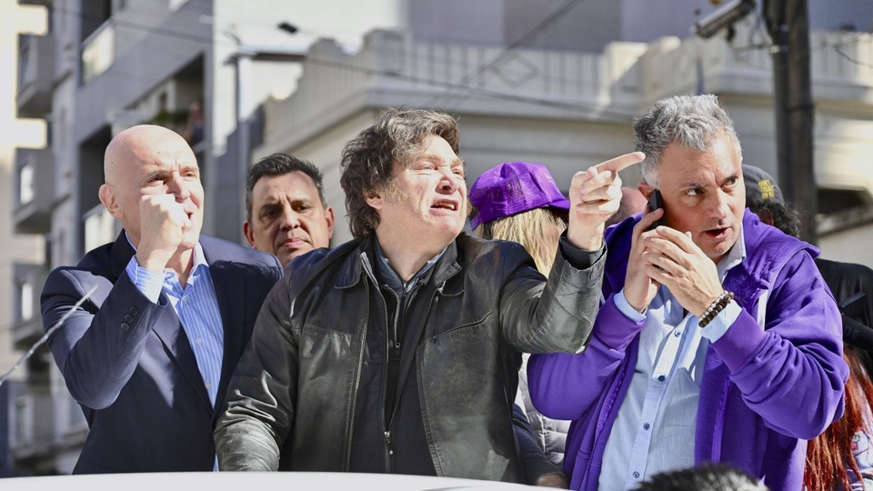 Fallida caravana de milei en lomas de zamora: hay dos detenidos 68af86a494a8d.jpeg