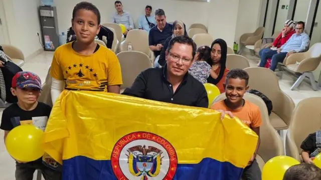 «me colé entre la mercancía para llegar a gaza y ayudar a alimentar a cientos de personas»: la odisea de jorge saray, el colombiano que viajó a la franja en pleno conflicto con israel 68a64cf6717dc.webp