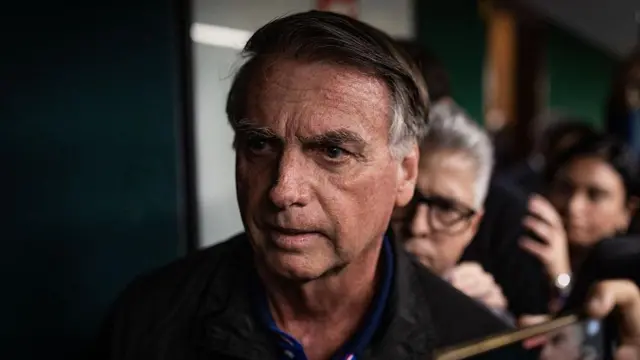 Ordenan prisión domiciliaria para bolsonaro en brasil en medio de la disputa con ee.uu. por el caso del expresidente 68918309cb3e1.webp