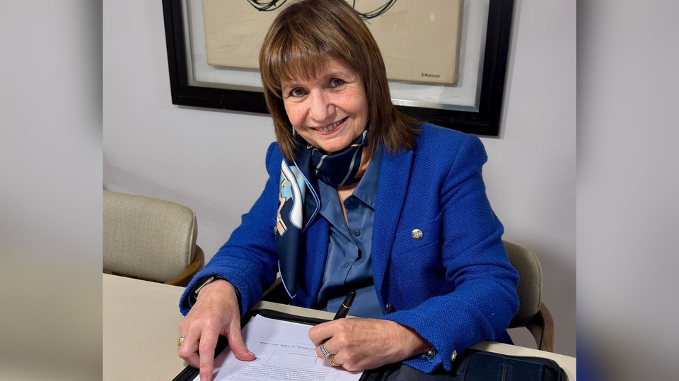 Patricia bullrich confirmó su candidatura a senadora por la ciudad de buenos aires 689fb4ab52ad6.jpeg