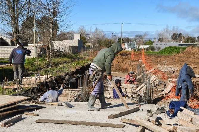 Saneamiento hidráulico en el barrio algarrobo