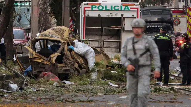 Un atentado con explosivos contra una base militar y el derribo de un helicóptero de la policía dejan al menos 19 muertos y decenas de heridos en colombia 68a8eff5ef036.webp