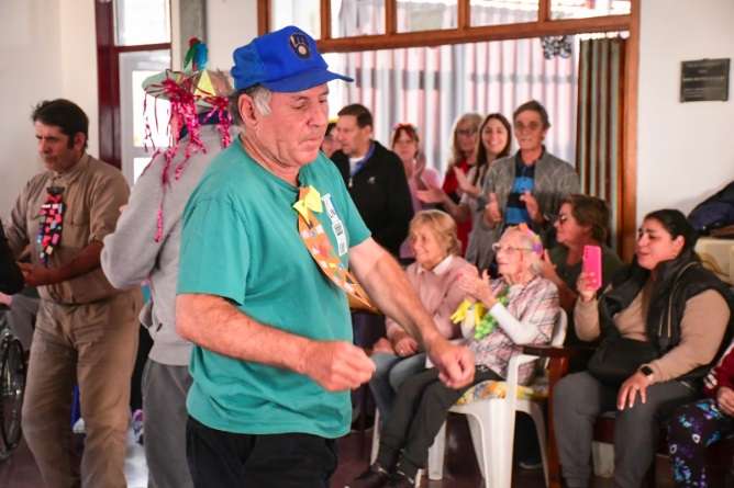 Fiesta de la primavera en la residencia