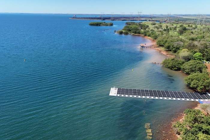Planta solar flotante en itaipú