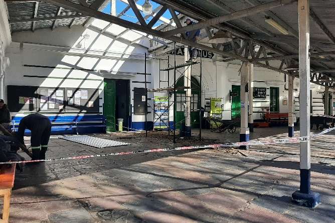 Trabajos en la vieja estacion