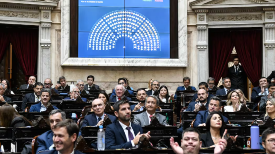 Los gobernadores y sus diputados definen la pulseada por los vetos de javier milei en el congreso 68c9e4a3da432.png