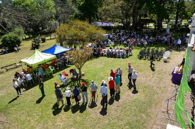 Gran fiesta de adultos mayores