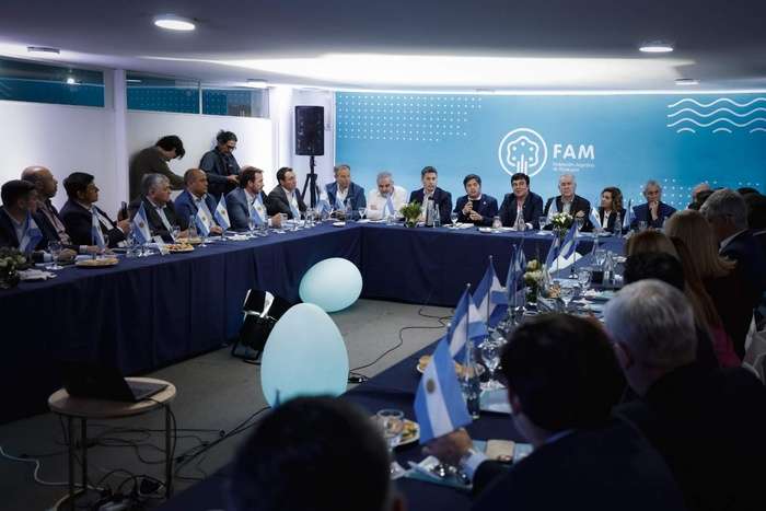 Kicillof y más de 500 intendentes