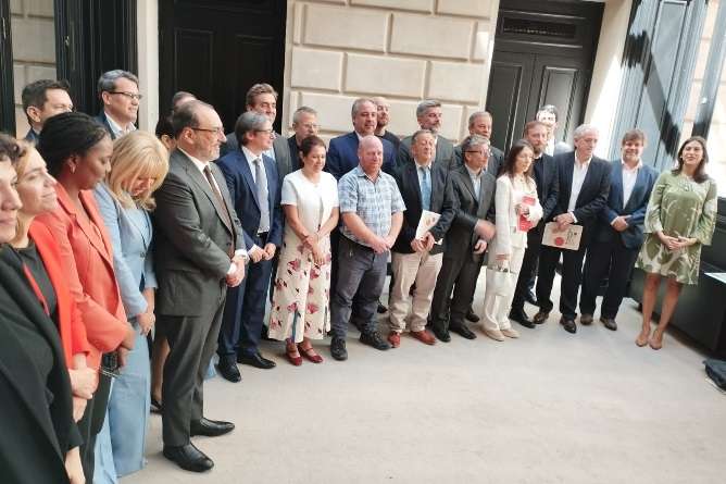 Reporte de economía y desarrollo 2025 de caf