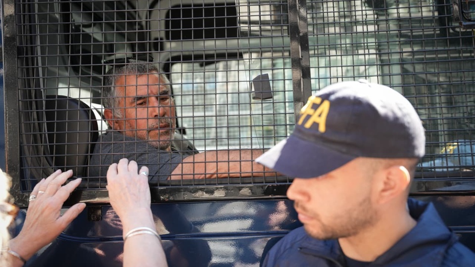 Detuvieron a un jubilado que se manifestaba frente al congreso 68ddab2657419.jpeg