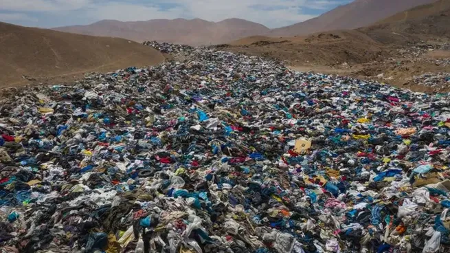 Ropa usada en el desierto de Atacama en Chile