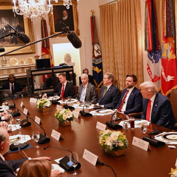 Alineamiento automático con la Casa Blanca