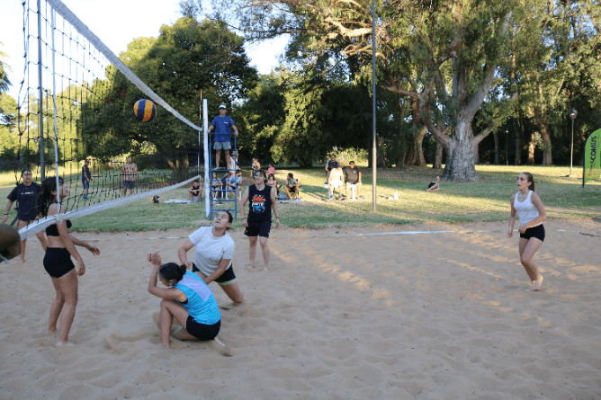 BEACH VOLEY