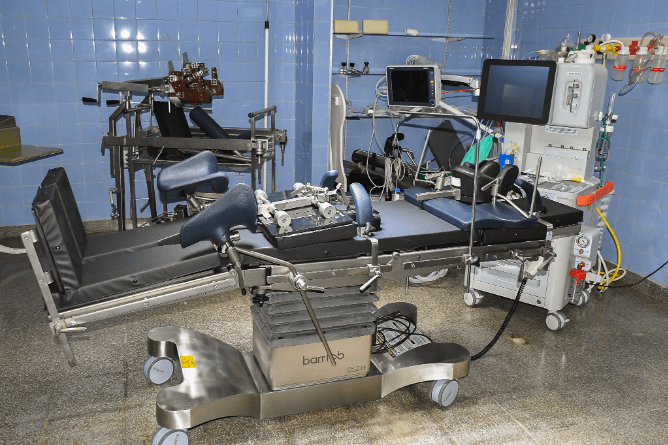 NUEVA MESA QUIRURGICA